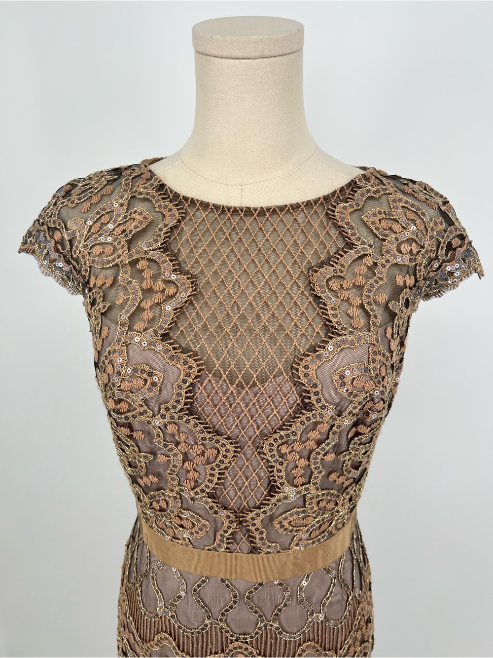 Tadashi Shoji Women's Natural Sequin Lace Body-Con Cocktail Dress | 6 - Picture 7 of 12